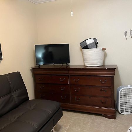 Near Airport Guest Suite Анкоридж Экстерьер фото
