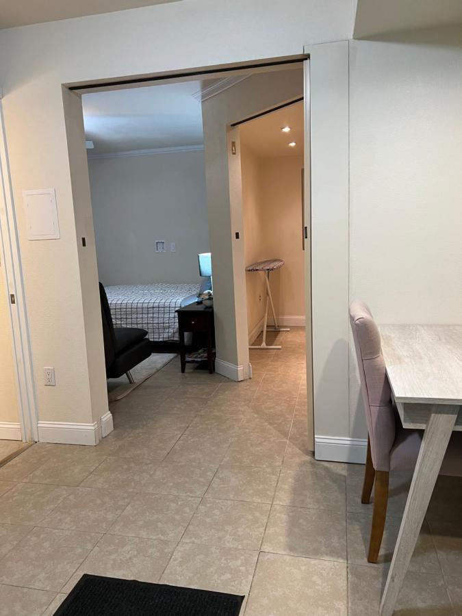 Near Airport Guest Suite Анкоридж Экстерьер фото
